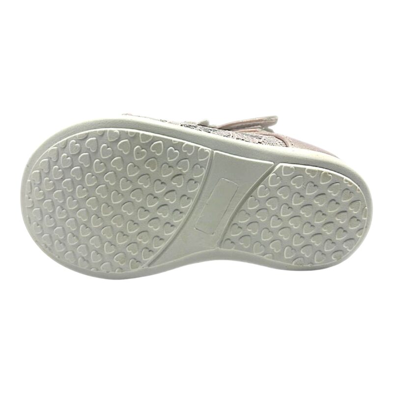 Ballerina da cerimonia per bambina rosa cipria con inserti in pizzo, applicazioni floreali frontali e chiusura a strappo – Giardino d'Oro 5 Ballerina da cerimonia baby per bambina rosa cipria con inserti in pizzo, applicazioni floreali frontali e chiusura a strappo – Giardino d'Oro