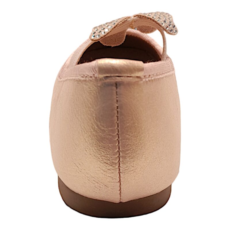 Ballerina rosa perlata per bambina con fascetta elastica e farfalla con strass – Giardino d'Oro 4 Ballerina per bambina rosa perlata con fascetta elastica con farfalla con strass – Giardino d'Oro