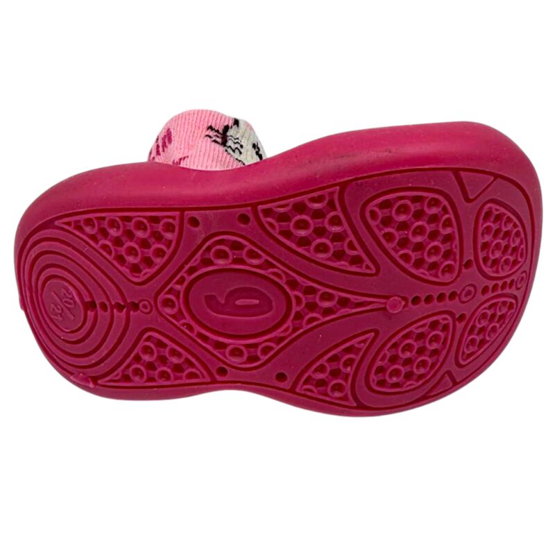 Calzini-Ciabatte rosa primi passi per bambina con cuori, suola in gomma fucsia e gattino - Garvalín 4 Calzini-Ciabatte rosa primi passi per bambina con cuori, suola in gomma fucsia e gattino - Garvalín