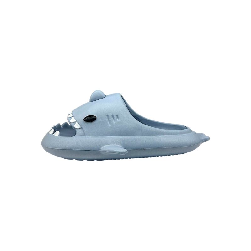 Ciabatta in gomma azzurro cielo per bambino a forma di squalo senza chiusura - Jomix Shoes 2 Ciabatta in gomma azzurro cielo per bambino a forma di squalo senza chiusura - Jomix Shoes