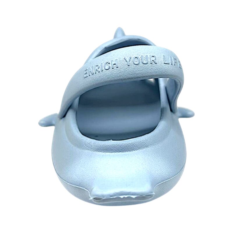 Ciabatta in gomma azzurro cielo per bambino a forma di squalo con fascia posteriore - Jomix Shoes 3 Ciabatta in gomma azzurro cielo per bambino tipo crocs a forma di squalo con fascia posteriore - Jomix Shoes