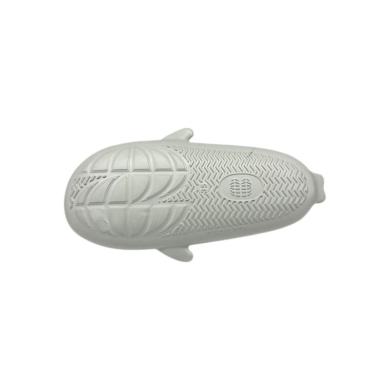 Ciabatta in gomma grigia per bambino tipo crocs a forma di squalo senza chiusura - Jomix Shoes 4 Ciabatta in gomma grigia per bambino tipo crocs a forma di squalo senza chiusura - Jomix Shoes