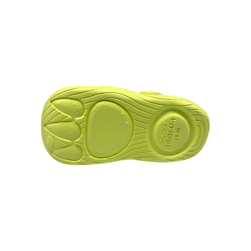 Ciabatta in gomma verde per bambino tipo crocs con leone, logo decorativo e fascia posteriore - Jomix Shoes 4 Ciabatta in gomma verde per bambino tipo crocs con leone, logo decorativo e fascia posteriore - Jomix Shoes