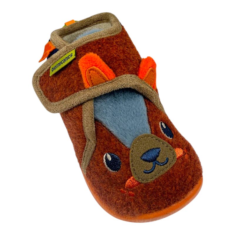 Pantofole invernali primi passi marroni per bambino con orsetto, dettagli blu-arancione-celesti e chiusura a strappo - Biomecanics 1 Pantofole invernali primi passi marroni per bambino con orsetto, dettagli blu-arancione-celesti e chiusura a strappo - Biomecanics