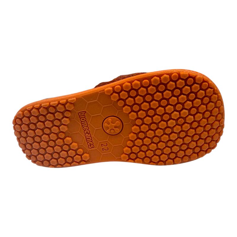 Pantofole invernali primi passi marroni per bambino con orsetto, dettagli blu-arancione-celesti e chiusura a strappo - Biomecanics 6 Pantofole invernali primi passi marroni per bambino con orsetto, dettagli blu-arancione-celesti e chiusura a strappo - Biomecanics