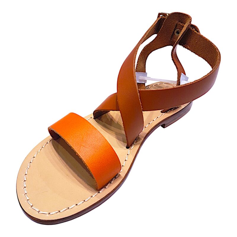 Sandali in cuoio per bambina con fascia arancione, cinturino incrociato alla caviglia e apertura con fibbia - Moda Positano 1 Sandali in cuoio per bambina con fascia arancione, cinturino incrociato alla caviglia e apertura con fibbia - Moda Positano