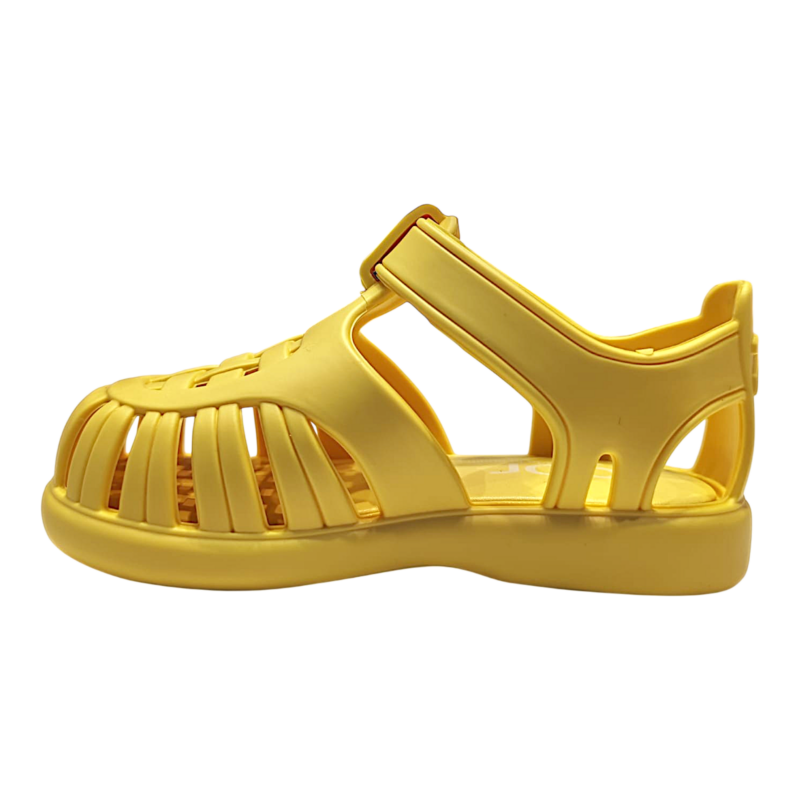 Sandali ragnetto primi passi unisex da mare in gomma giallo pastello con strappo - Igor 3 Sandali ragnetto primi passi unisex da mare in gomma giallo pastello con strappo - Igor