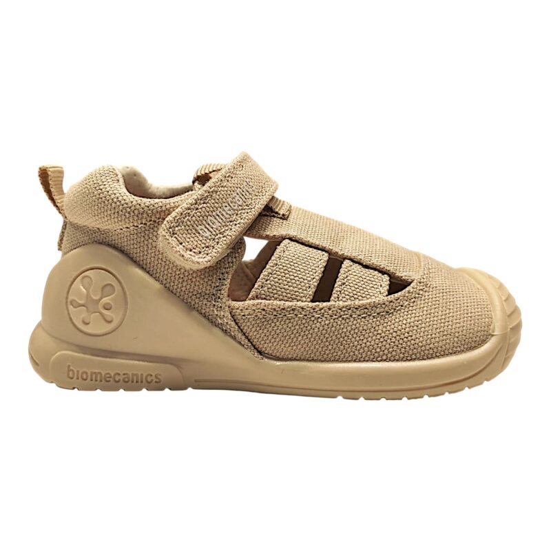 Sandalo a ragnetto per bambino primi passi in tessuto beige chiaro con strappo – Biomecanics 2 Sandalo a ragnetto per bambino primi passi in tessuto beige chiaro con strappo – Biomecanics