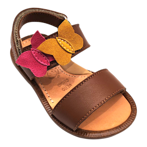 Sandalo bimba color cuoio con fascia anteriore e fascia alla caviglia con farfalle colorate e doppio strappo – Rossano