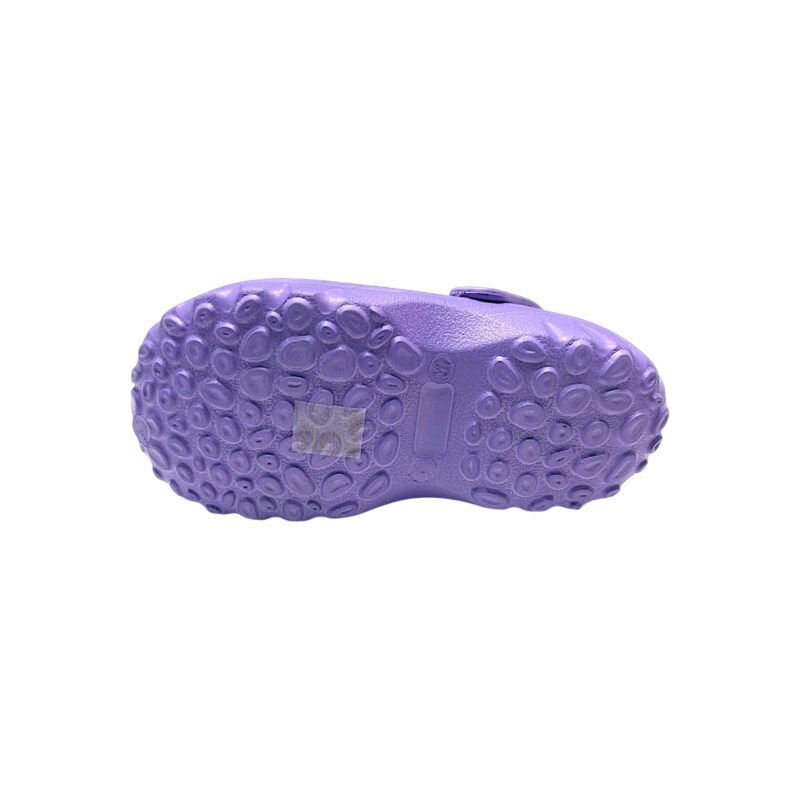 Sandalo lilla-rosa tipo Crocs per bambina con decorazioni floreali e fragolina – Giardino d'Oro 4 Sandalo tipo Crocs per bambina lilla e rosa con decorazioni floreali e fragolina – Giardino d'Oro