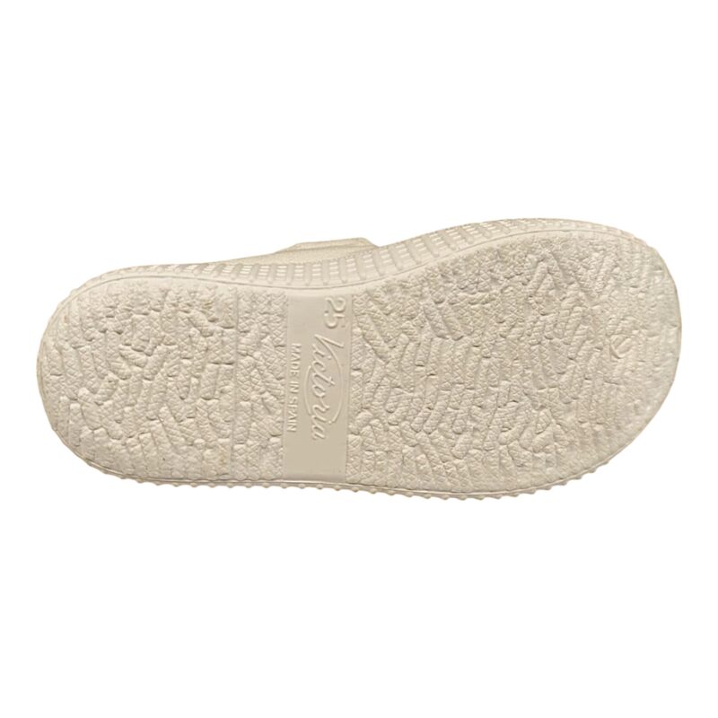 Scarpa ballerina per bambina in cotone bianco con chiusura a strappo – Victoria 5 Scarpa per bambina in cotone bianco modello ballerina bianca con chiusura a strappo – Victoria