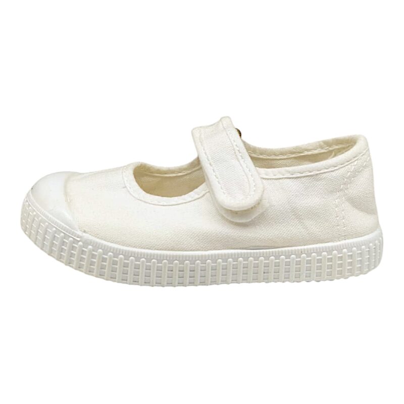 Scarpa ballerina per bambina in cotone bianco con chiusura a strappo – Victoria 3 Scarpa per bambina in cotone bianco modello ballerina bianca con chiusura a strappo – Victoria