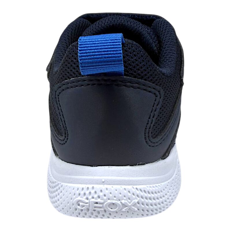 Scarpe sportive blu retate per bambino-ragazzo con inserti argento, strappo e lacci elastici - Geox 4 Scarpe sportive blu retate per bambino con inserti argento, strappo e lacci elastici - Geox