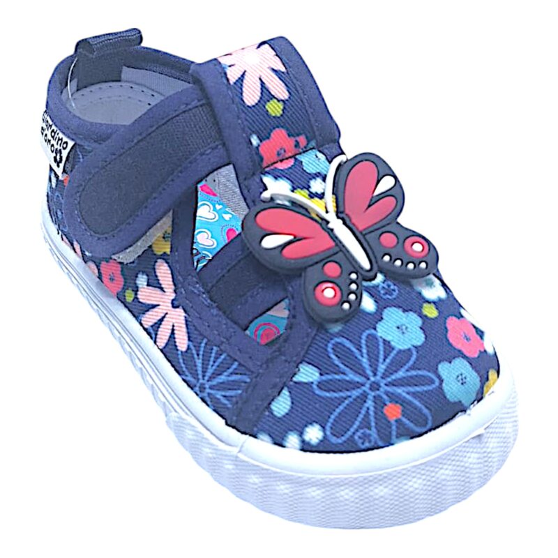 Scarpetta blu in tessuto per bambina con farfalla in rilievo, fantasia floreale e strappo – Giardino d'Oro 1 Scarpetta in tessuto per bambina blu con farfalla in rilievo, fantasia floreale e strappo – Giardino d'Oro
