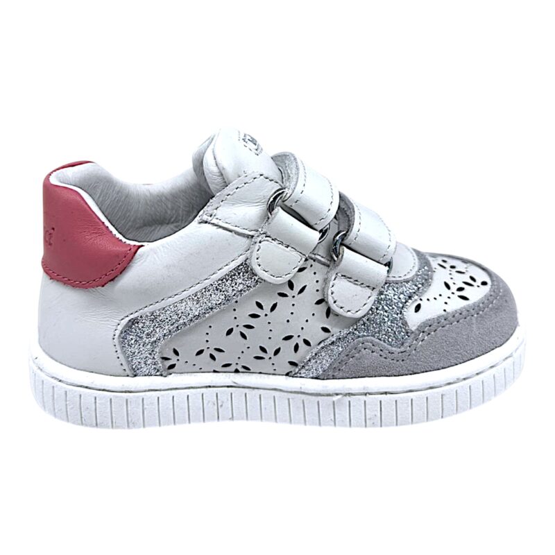 Sneaker primi passi grigio-bianco per bambina con decorazioni floreali multicolor e doppio strappo – Balducci 2 Sneaker primi passi grigio-bianco per bambina con decorazioni floreali multicolor e doppio strappo – Balducci