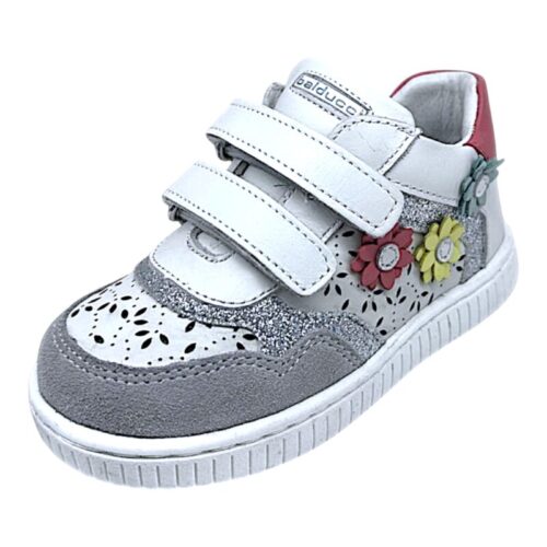 Sneaker primi passi grigio-bianco per bambina con decorazioni floreali multicolor e doppio strappo – Balducci 11 Sneaker primi passi grigio-bianco per bambina con decorazioni floreali multicolor e doppio strappo – Balducci