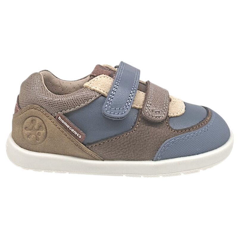 Sneakers barefoot primi passi blu-marrone per bambino con doppio strappo a velcro - Biomecanics 2 Sneakers barefoot primi passi blu-marrone per bambino con doppio strappo a velcro - Biomecanics