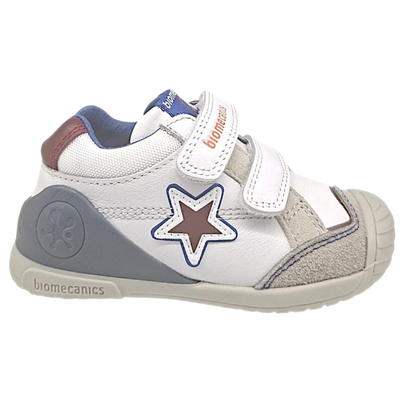 Sneakers primi passi bianche-grigie per bambino con stella rossa e due strappi - Biomecanics 2 Sneakers primi passi bianche-grigie per bambino con stella rossa e due strappi - Biomecanics