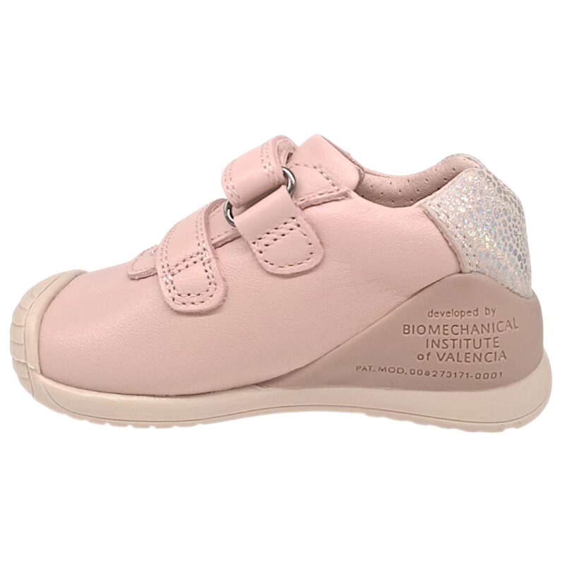 Sneakers primi passi rosa per bambina con cuore, ali e due strappi - Biomecanics 3 Sneakers primi passi rosa in pelle-tessuto per bambina con cuore, ali e due strappi - Biomecanics