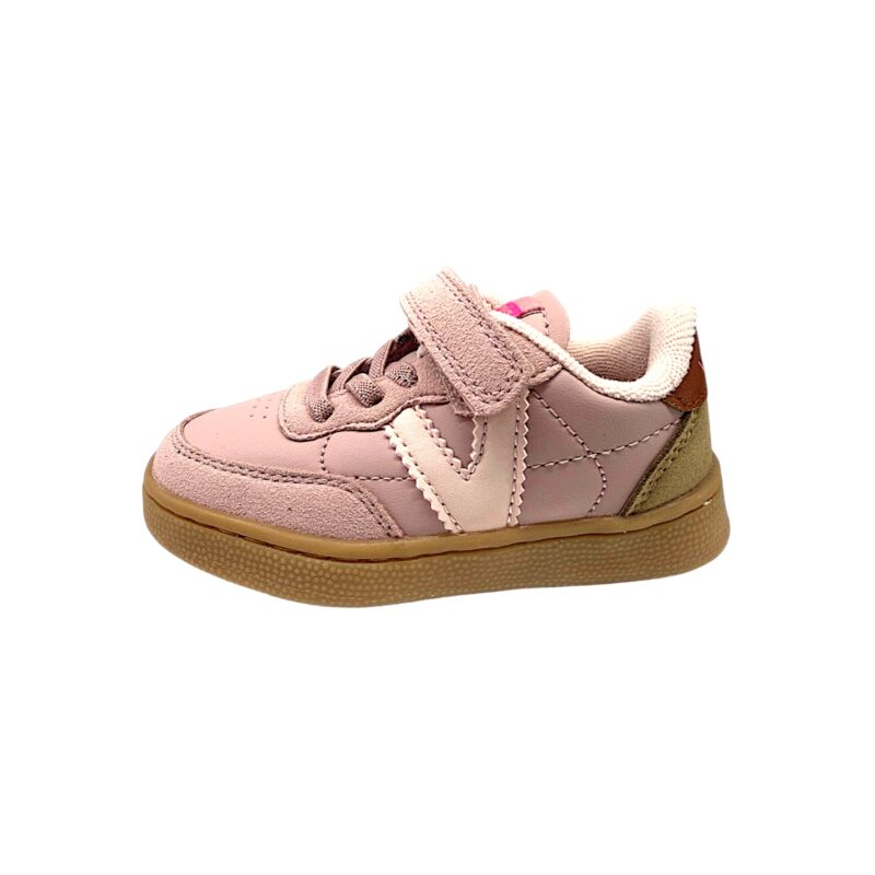 Sneakers scamosciate rosa nude per bambina con strappo e lacci elastici - Victoria 3 Sneakers scamosciate rosa nude per bambina con strappo e lacci elastici - Victoria