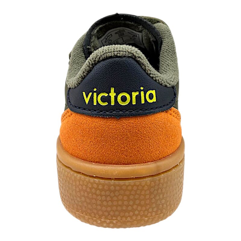 Sneakers scamosciate verde militare per bambino con strappo e lacci elastici - Victoria 4 Sneakers scamosciate verde militare per bambino con strappo e lacci elastici - Victoria