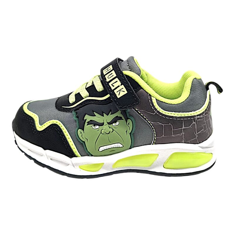 Sneakers sportiva nero-grigio-verde Hulk per bambino con strappo, lacci elastici e luci – Alek Moda Silver 3 Sneakers sportiva Hulk per bambino nero-grigio-verde con strappo, lacci elastici e luci – Alek Moda Silver